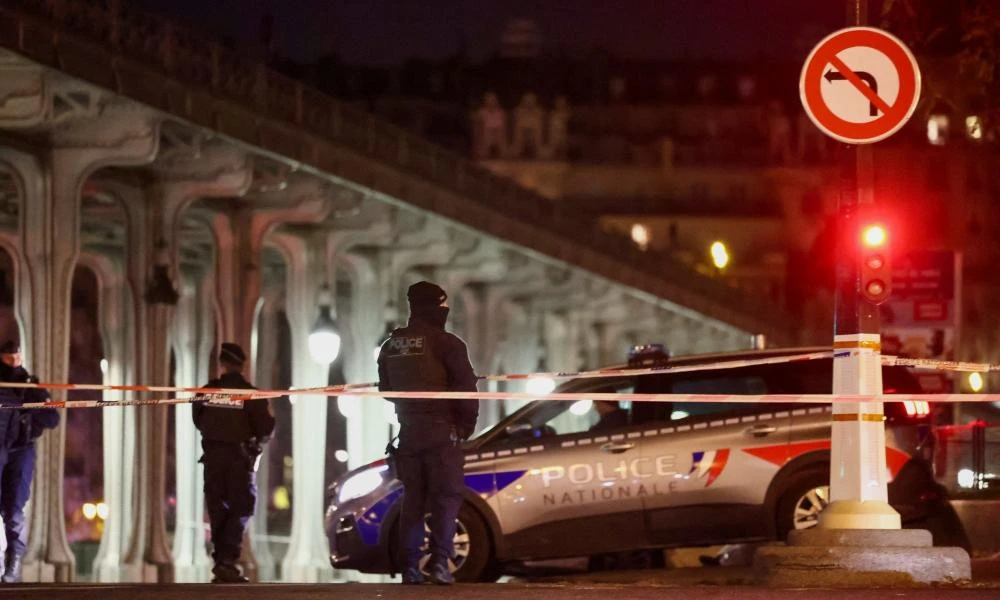 Παρίσι: Εξτρεμιστής αποδείχθηκε ο δράστης της επίθεσης με τον 1 νεκρό- Η σύλληψη του σε βίντεο